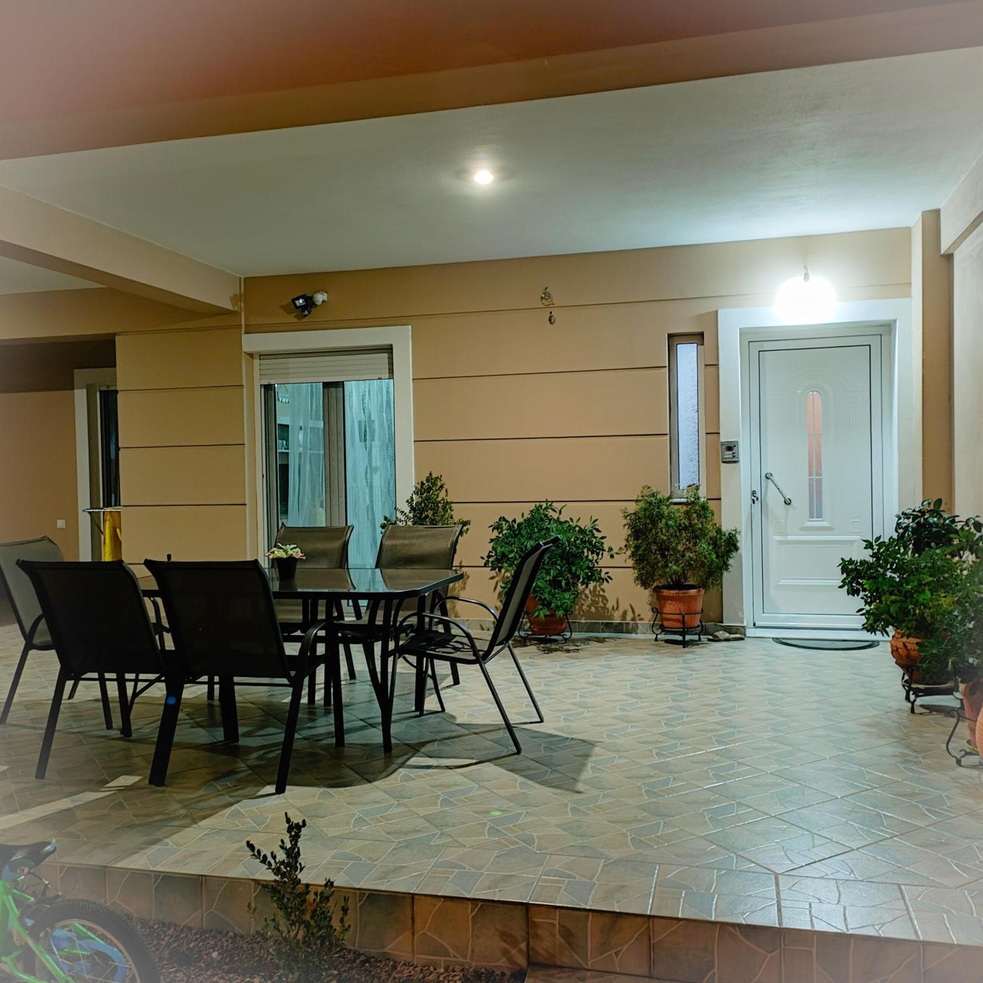 Χλιδατο-Ονειρεμενο-Μοντερνο Διαμερισμα!!! Apartamento Larissa Exterior foto